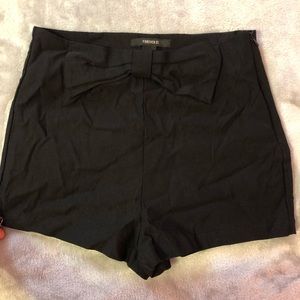 High waist black bow shorts